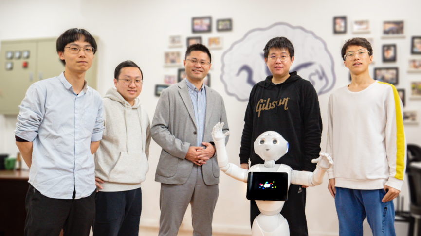 From left to right: Ming-Yuan Yan, Ming-Cheng Miao, Shu-Guang Kuai, Chen Zhou, Qi Chang