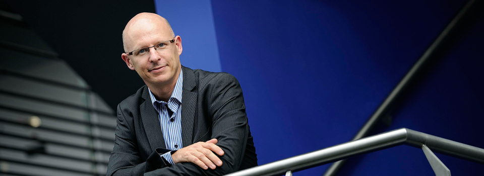 Understanding Consciousness : From the Lab to the Clinic